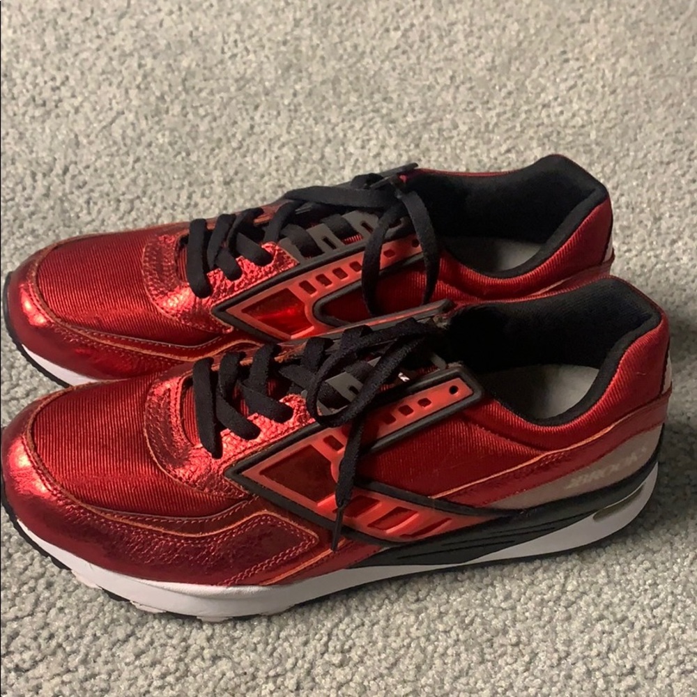 Men’s 11.5 Brooks